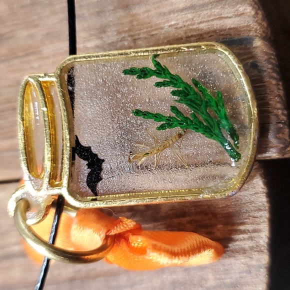 Overflow mantis authentic wildlife necklace shadow glass - Picture 3 of 3